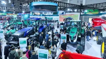 Lovol представил новые электрические и гибридные тракторы на CIAME 2025 в Ухани